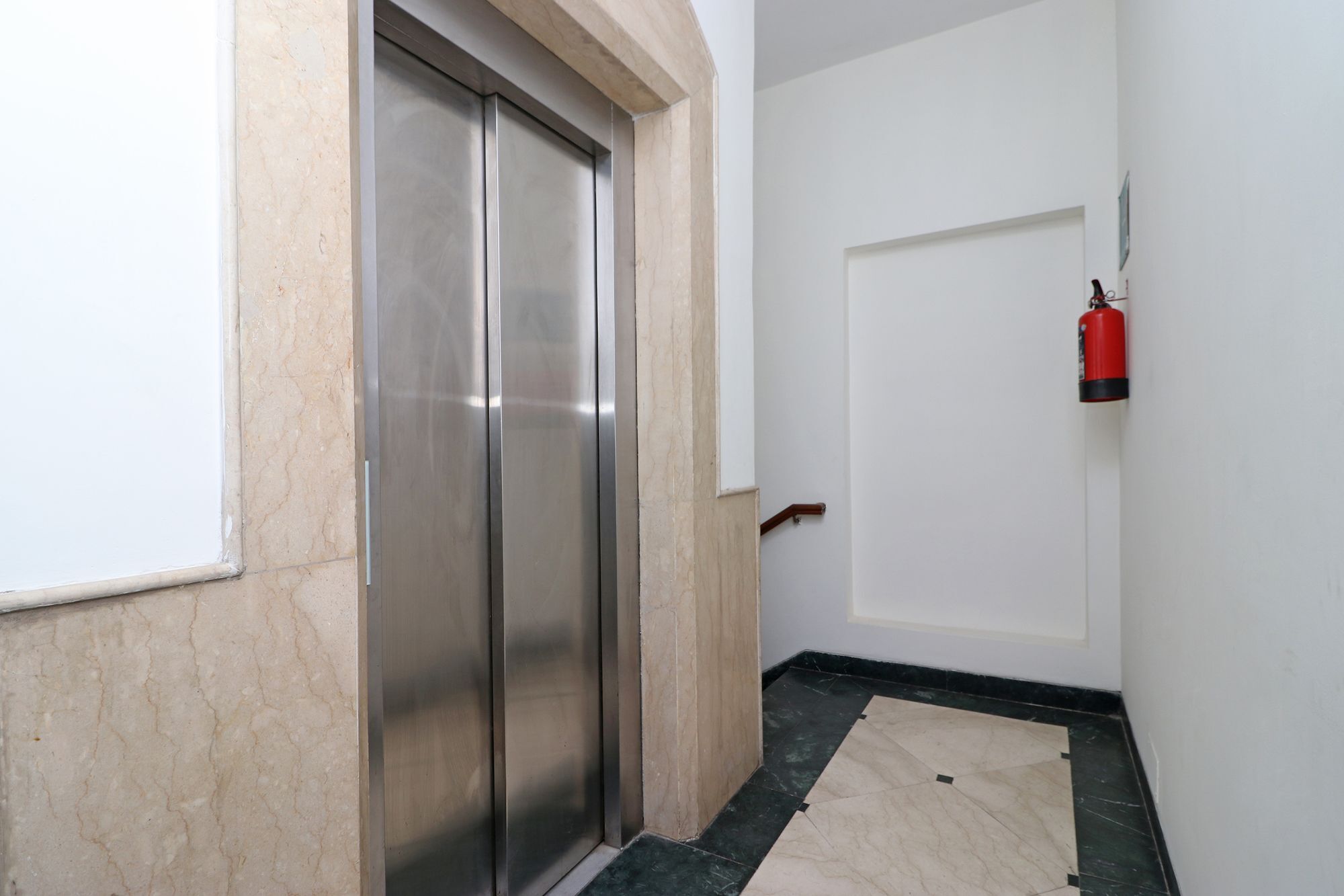Hotel Fabexpress Ashray à Noida Extérieur photo